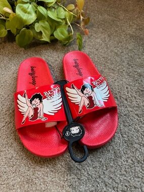 Betty Boop Red Kids' Slide Sandals with Winged Graphic